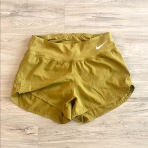COPY - Nike Active Shorts